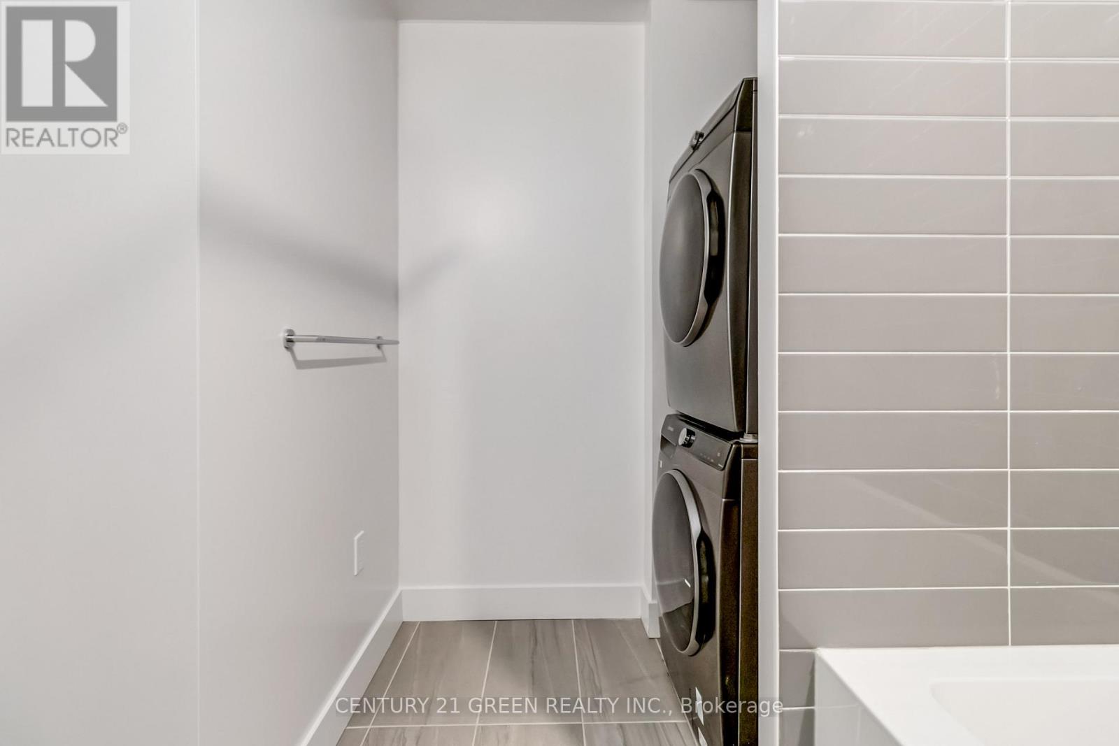 322 - 2343 Khalsa Gate, Oakville, Ontario  L6M 5R6 - Photo 7 - W12831180