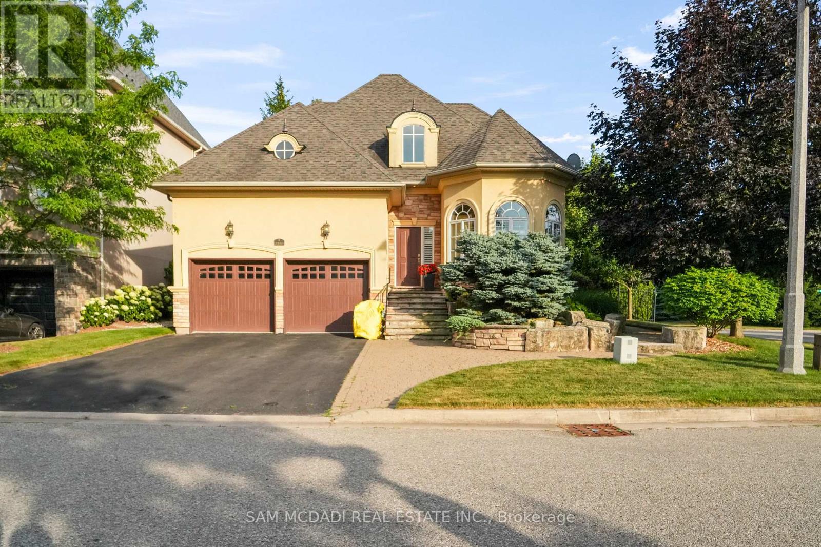 2258 Providence Road, Oakville, Ontario  L6H 6Y9 - Photo 2 - W12831190