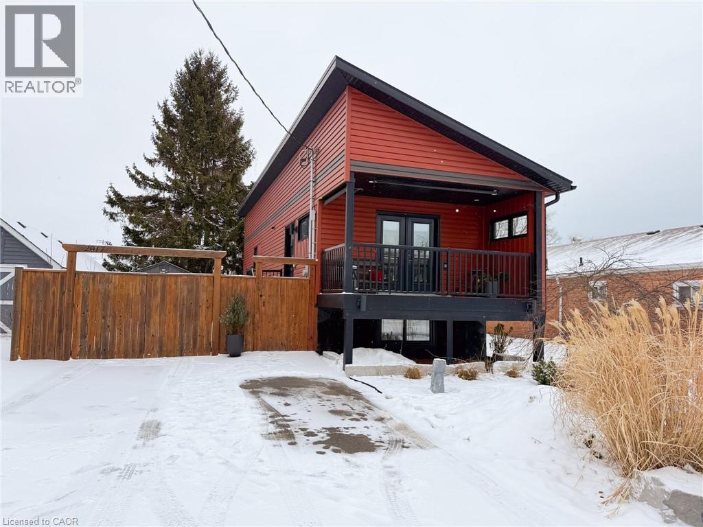 2017 ERIE Street, Port Dover, Ontario