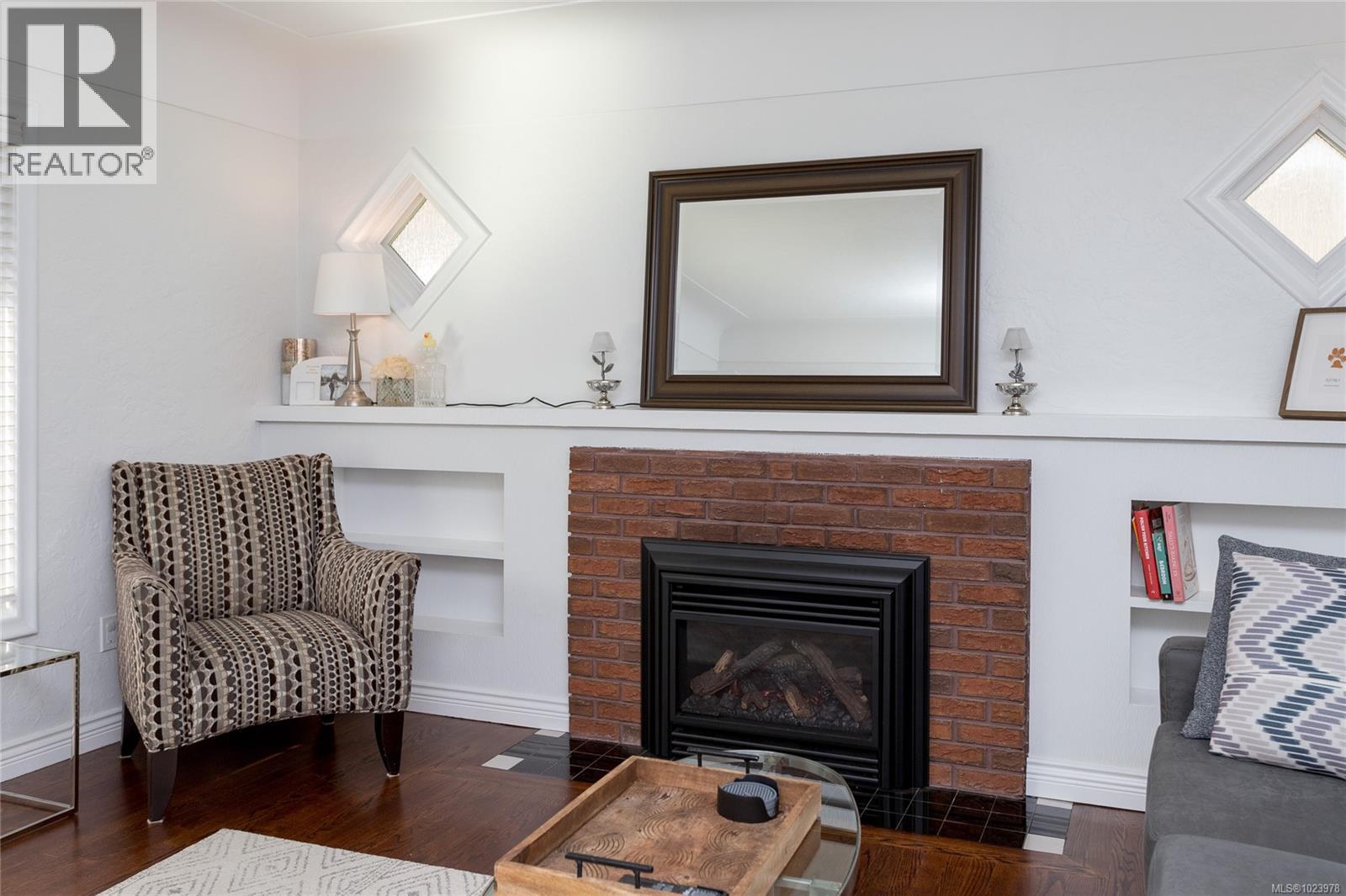 4121 Quadra St, Saanich, British Columbia  V8X 1L1 - Photo 7 - 1023978