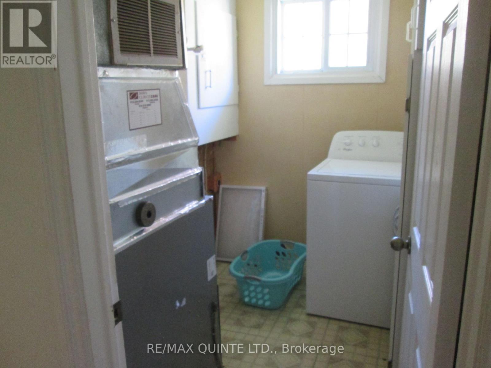 112 Parkview Road, Prince Edward County (Ameliasburg Ward), Ontario  K0K 1L0 - Photo 10 - X12484424