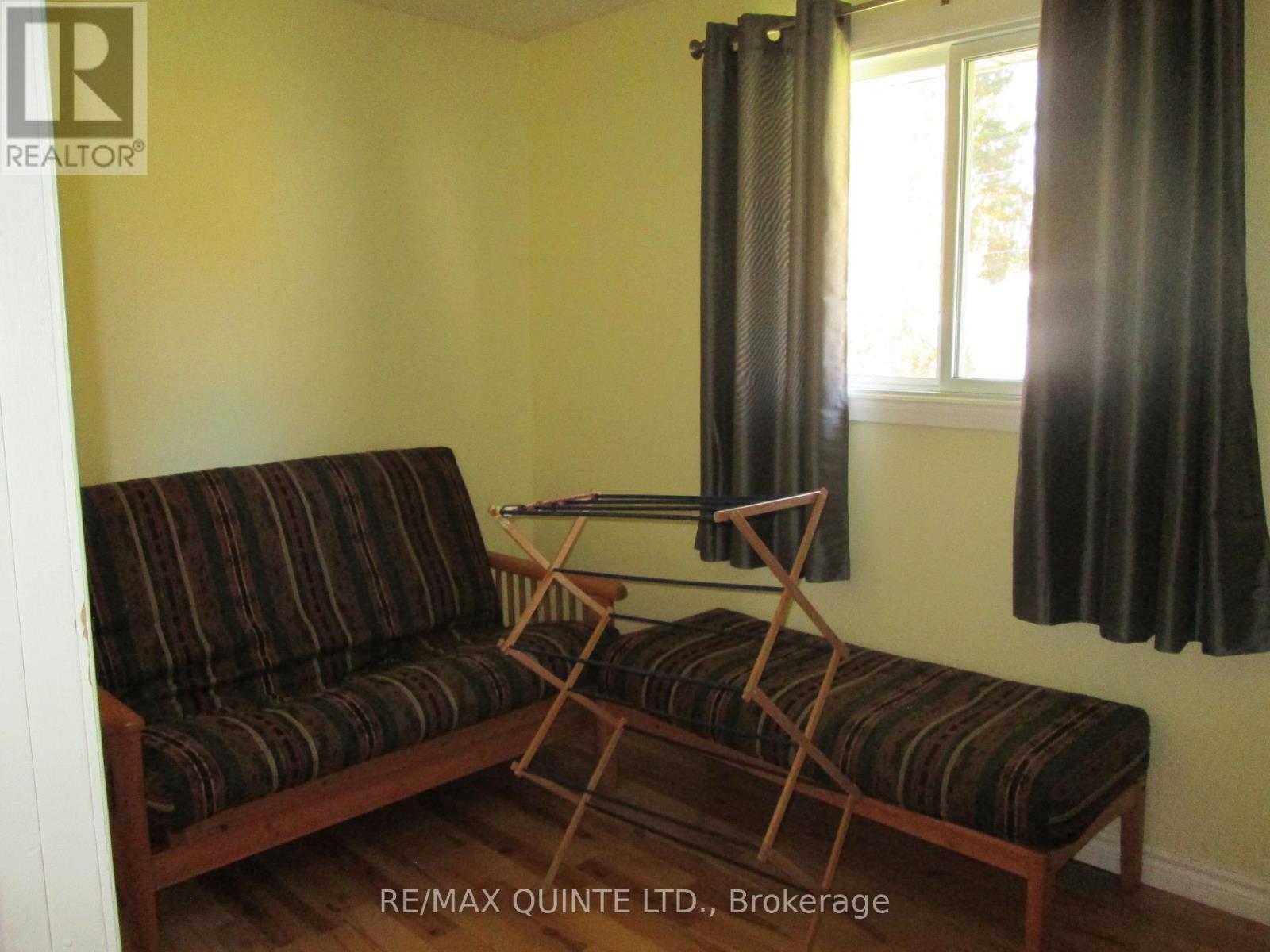 112 Parkview Road, Prince Edward County (Ameliasburg Ward), Ontario  K0K 1L0 - Photo 12 - X12484424