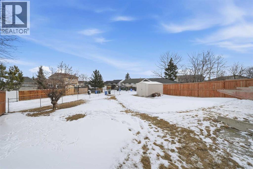 40 Falbury Bay Ne, Calgary, Alberta  T3J 1H6 - Photo 25 - A2289193