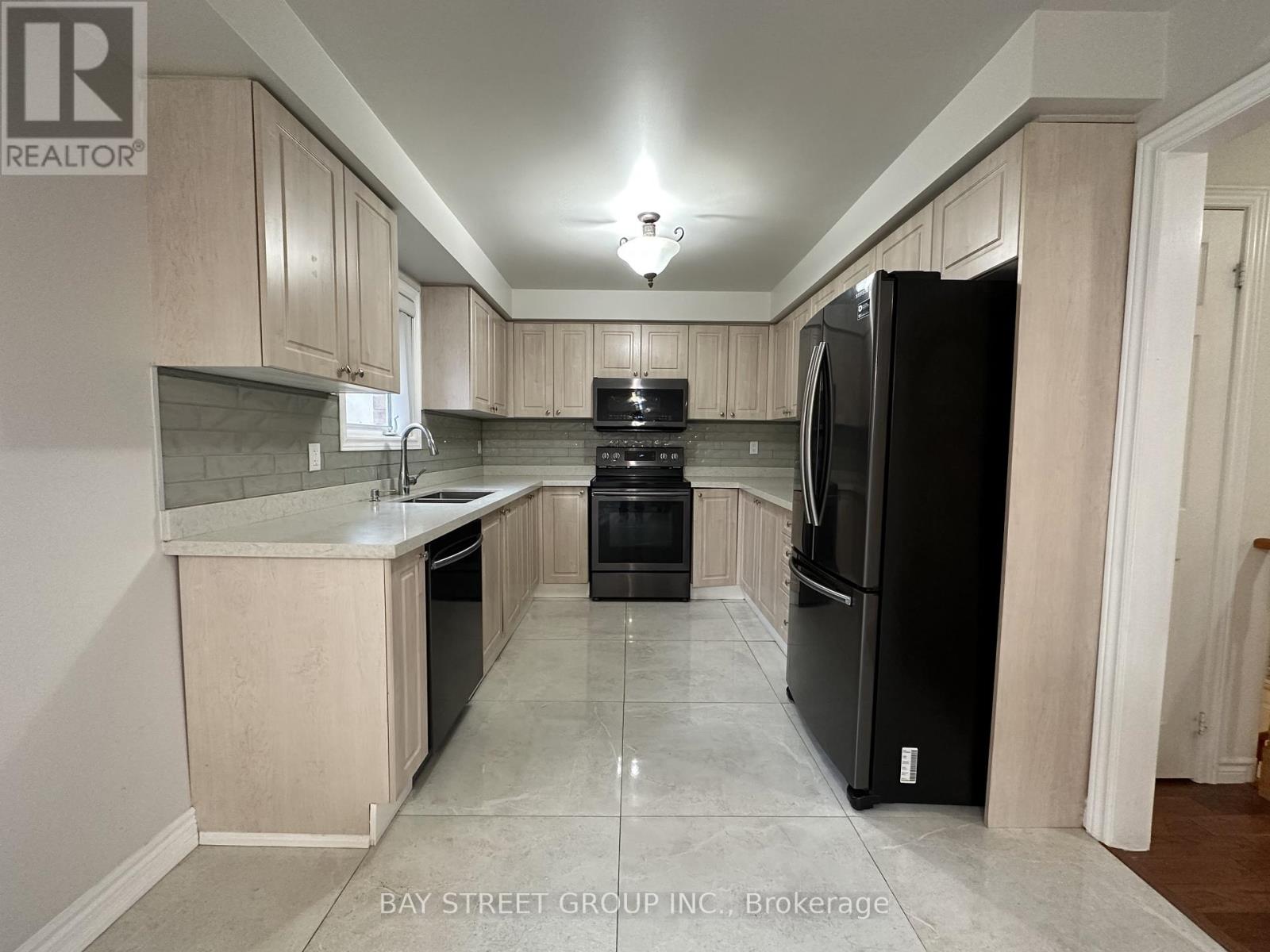 152 Leitchcroft Crescent, Markham, Ontario  L3T 7T6 - Photo 13 - N12707076