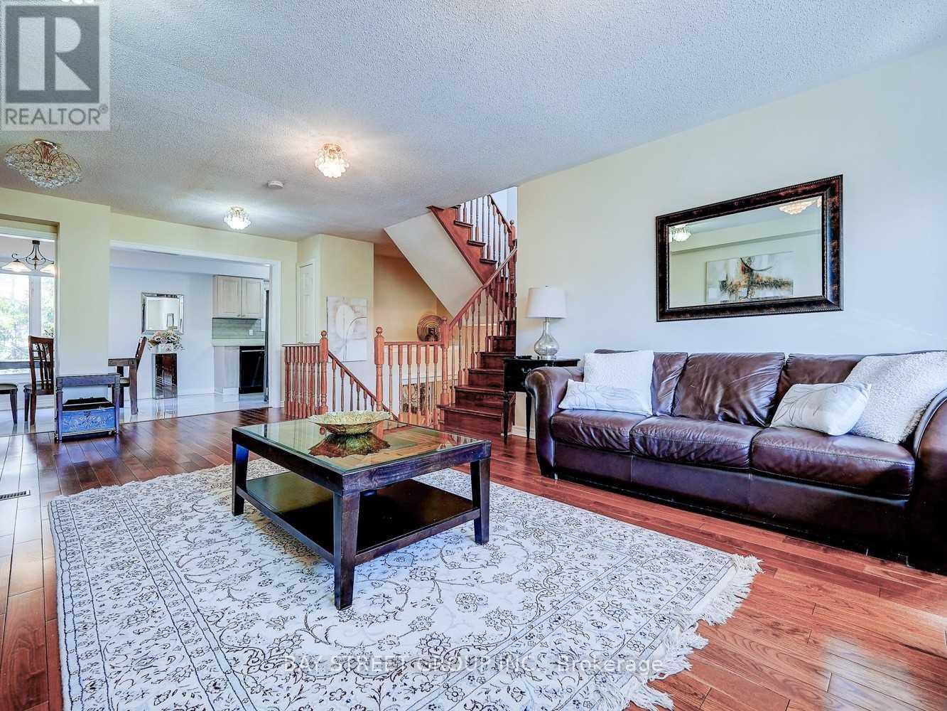 152 Leitchcroft Crescent, Markham, Ontario  L3T 7T6 - Photo 8 - N12707076