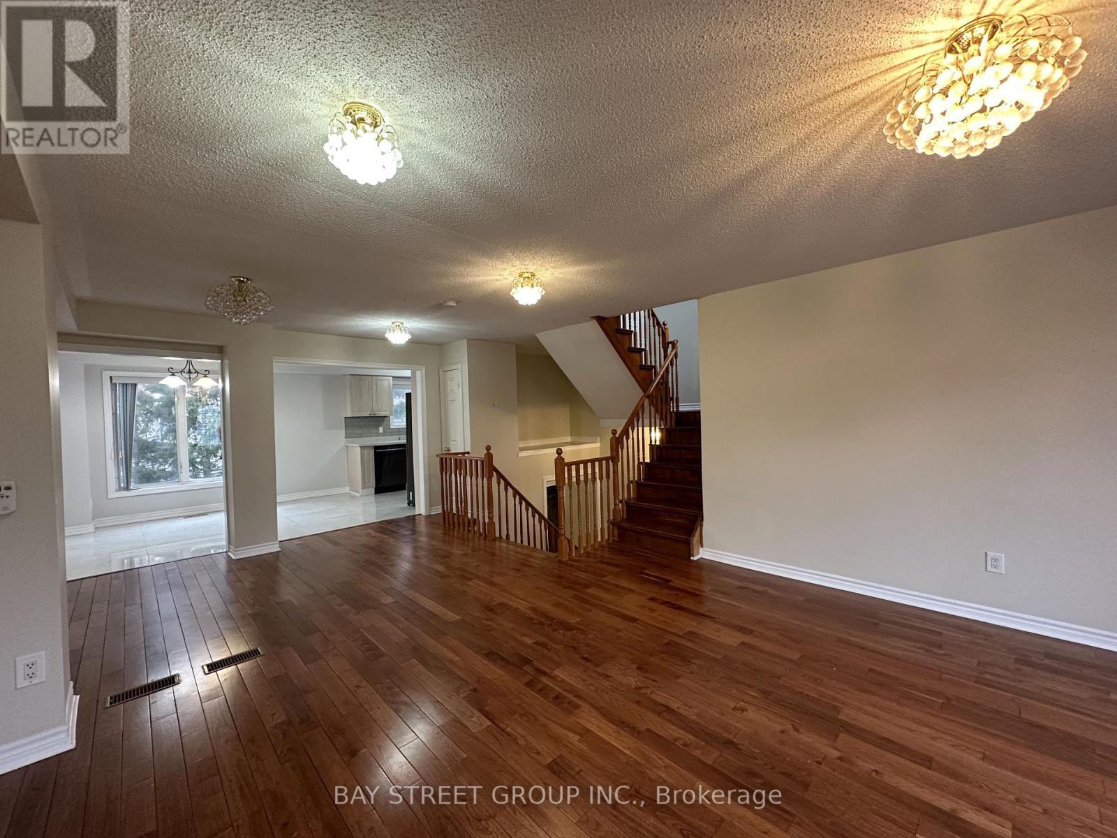 152 Leitchcroft Crescent, Markham, Ontario  L3T 7T6 - Photo 10 - N12707076