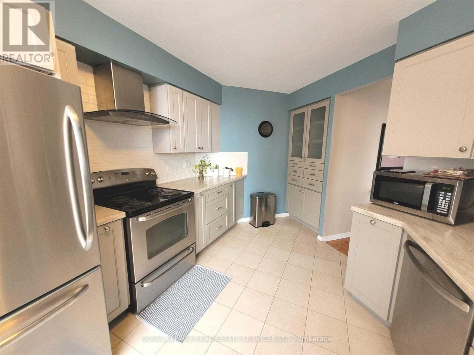 607 - 11 Thorncliffe Pk Drive, Toronto (Thorncliffe Park), Ontario  M4H 1P3 - Photo 6 - C12831194