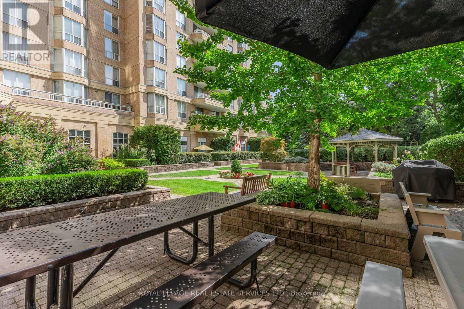 607 - 11 Thorncliffe Pk Drive, Toronto (Thorncliffe Park), Ontario  M4H 1P3 - Photo 9 - C12831194