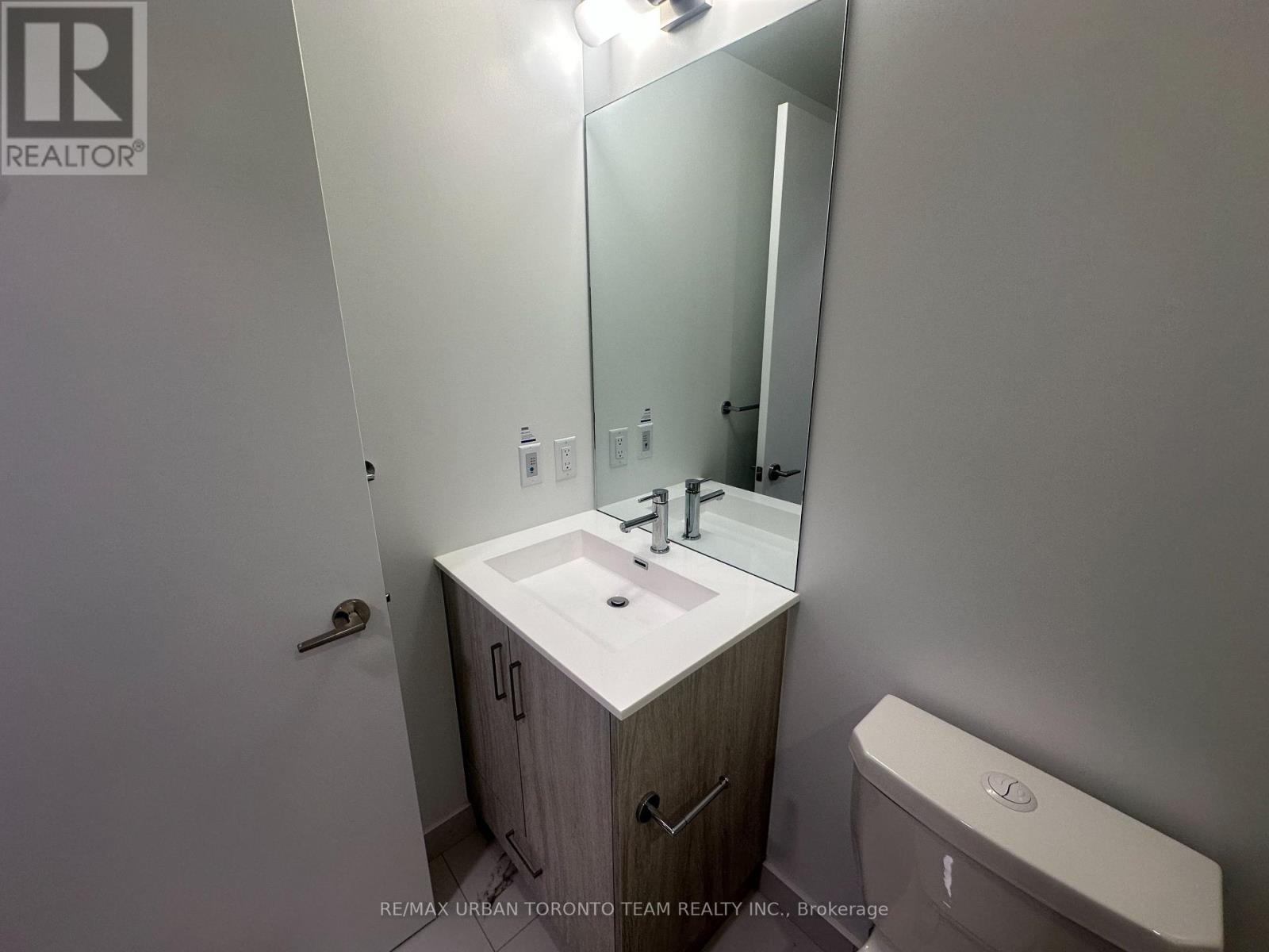 811 - 180 Front Street E, Toronto (Moss Park), Ontario  M5A 0K9 - Photo 18 - C12831202