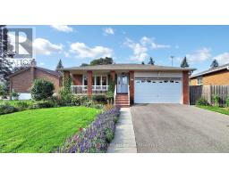 17 SQUIREWOOD ROAD, Toronto, Ontario