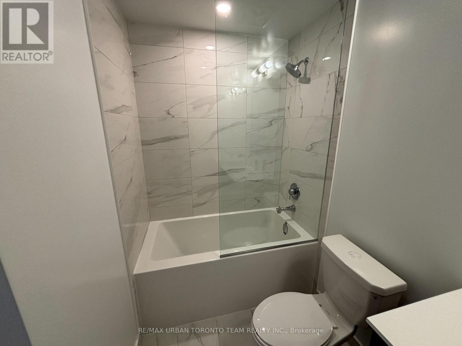 1001 - 180 Front Street E, Toronto (Moss Park), Ontario  M5A 0K9 - Photo 11 - C12831270