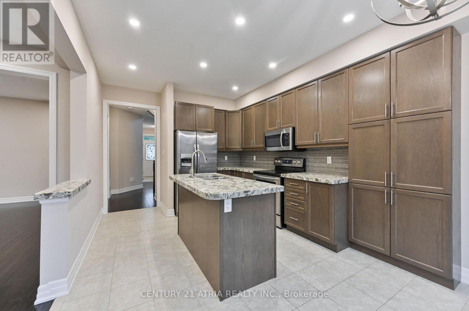 31 Fred Mason Street, Georgina (Keswick South), Ontario  L4P 0B2 - Photo 6 - N12831198