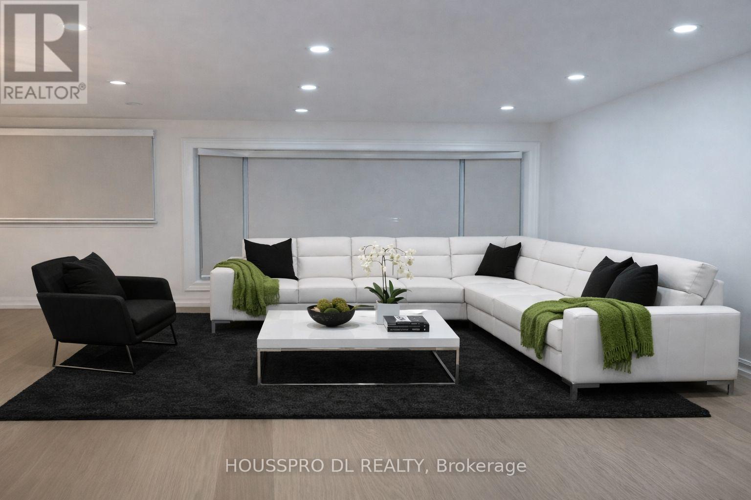 377 Palmer Avenue, Richmond Hill (Harding), Ontario  L4C 1P7 - Photo 6 - N12831262