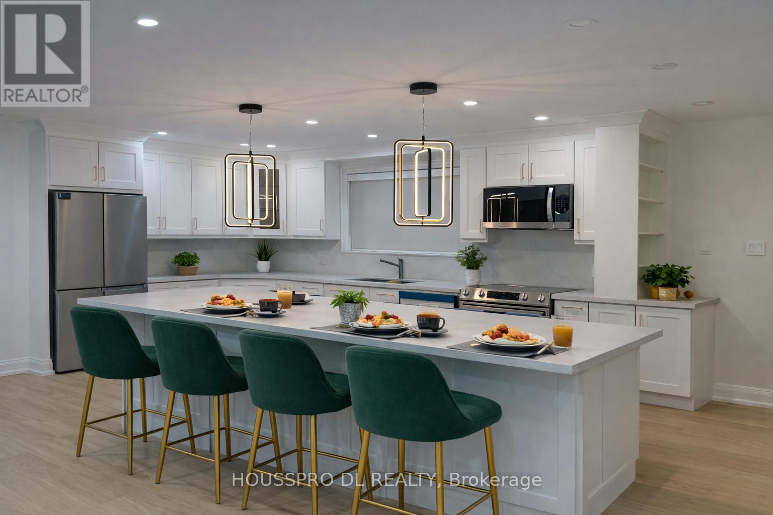 377 Palmer Avenue, Richmond Hill (Harding), Ontario  L4C 1P7 - Photo 7 - N12831262