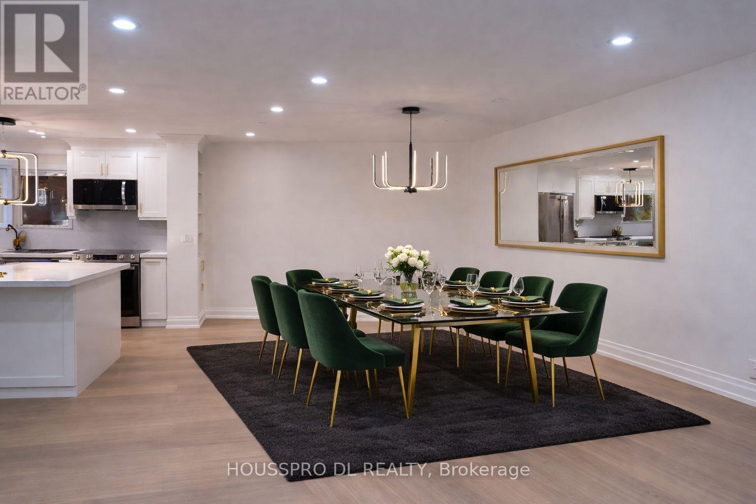 377 Palmer Avenue, Richmond Hill (Harding), Ontario  L4C 1P7 - Photo 8 - N12831262