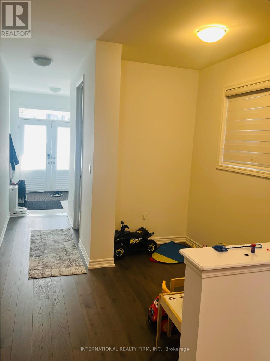 76 Mcbride Trail, Barrie, Ontario  L1C 0J9 - Photo 5 - S12831226