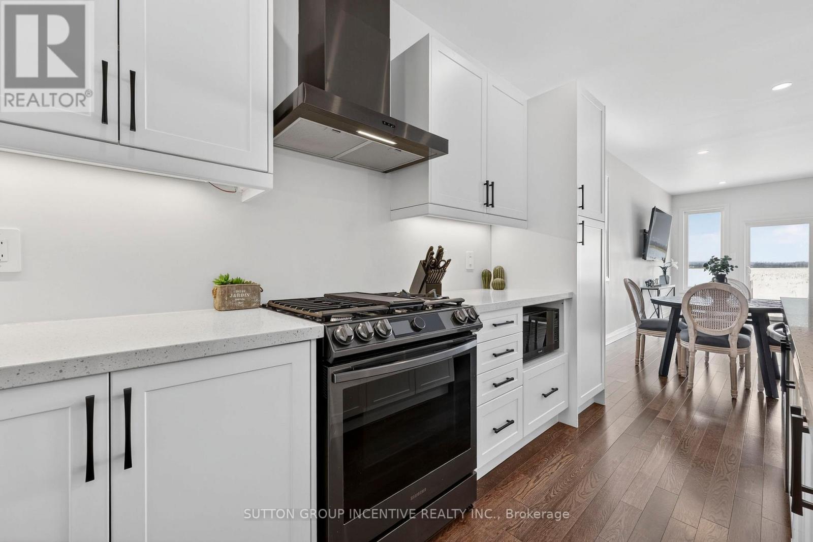 142 Ritchie Crescent, Springwater (Elmvale), Ontario  L0L 1P0 - Photo 5 - S12831254