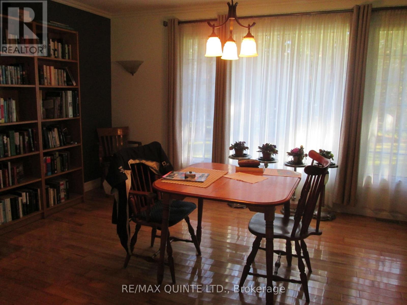 112 Parkview Road, Prince Edward County (Ameliasburg Ward), Ontario  K0K 1L0 - Photo 5 - X12484424