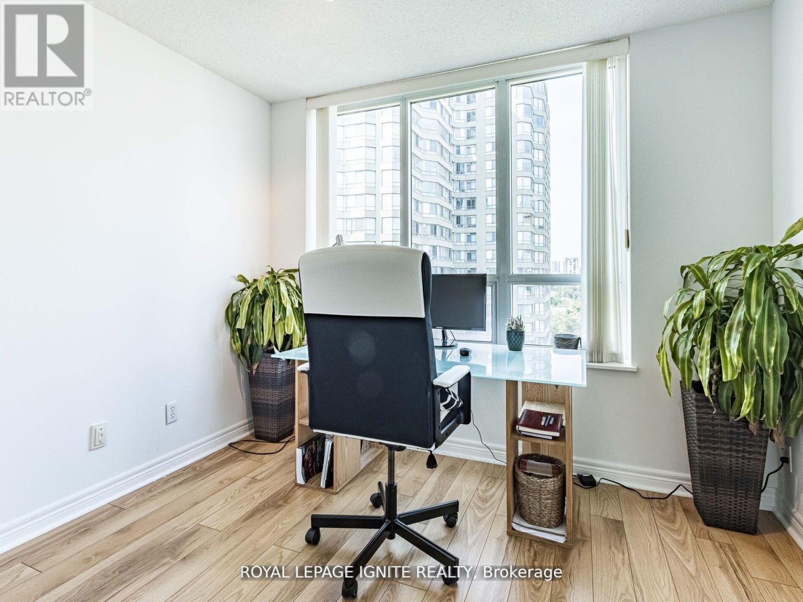 1711 - 156 Enfield Place, Mississauga (City Centre), Ontario  L5B 4L8 - Photo 12 - W12831230