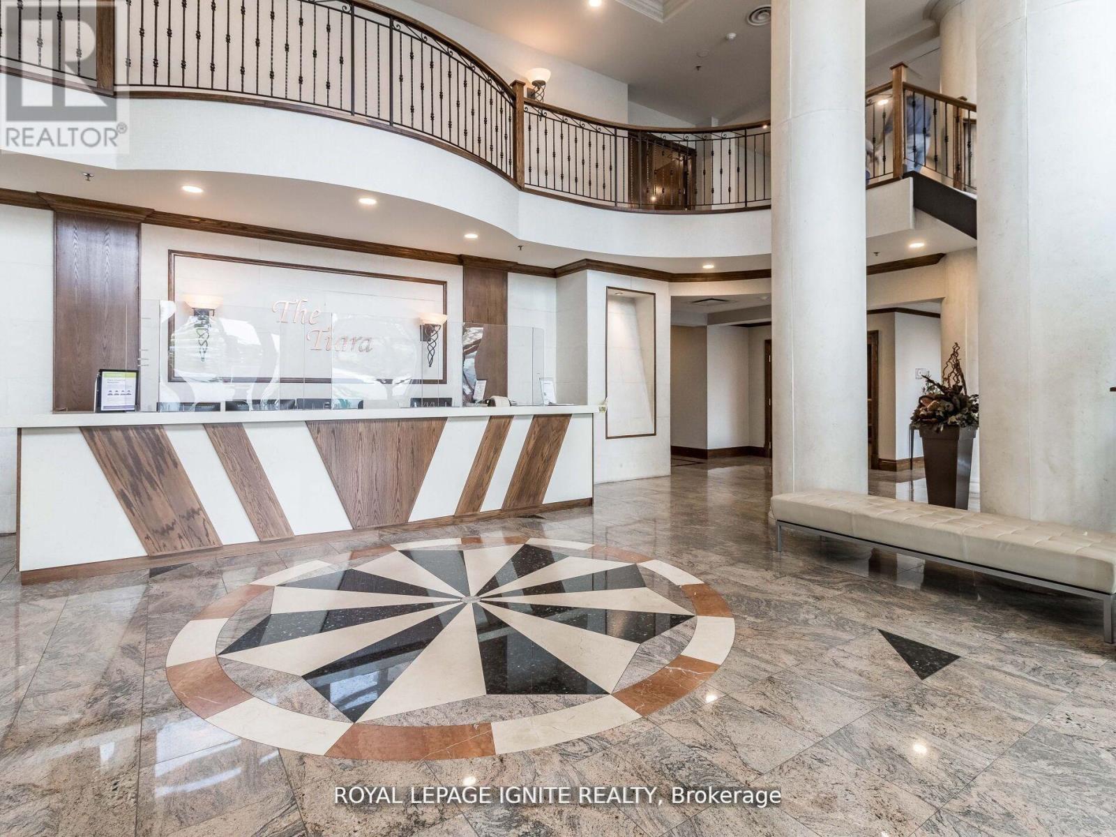 1711 - 156 Enfield Place, Mississauga (City Centre), Ontario  L5B 4L8 - Photo 2 - W12831230