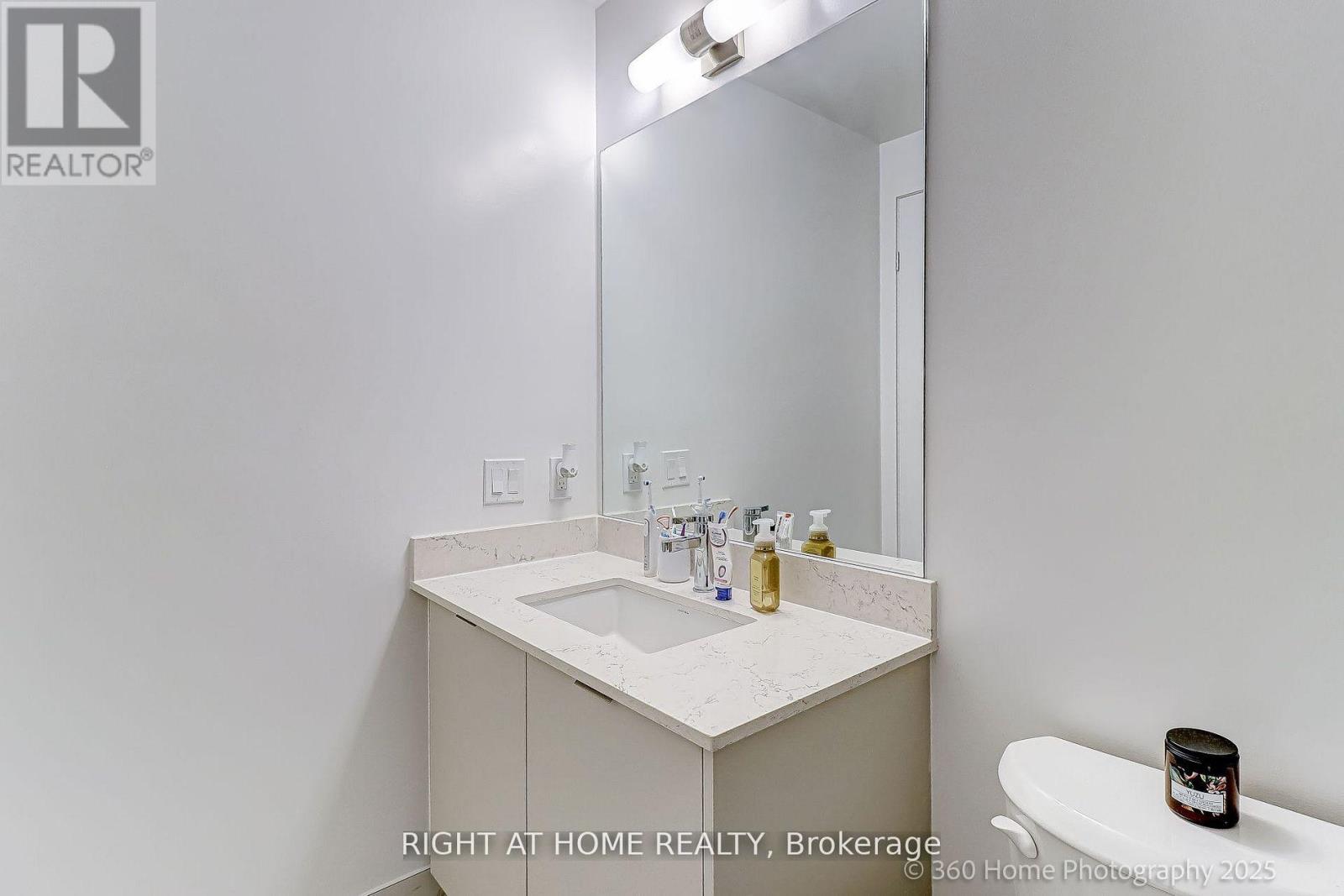 605 - 202 Burnhamthorpe Road E, Mississauga (Mississauga Valleys), Ontario  L5B 0A2 - Photo 12 - W12831242