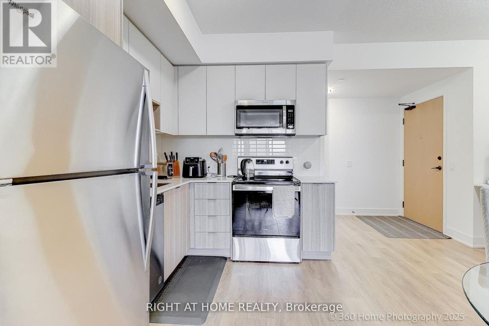 605 - 202 Burnhamthorpe Road E, Mississauga (Mississauga Valleys), Ontario  L5B 0A2 - Photo 14 - W12831242