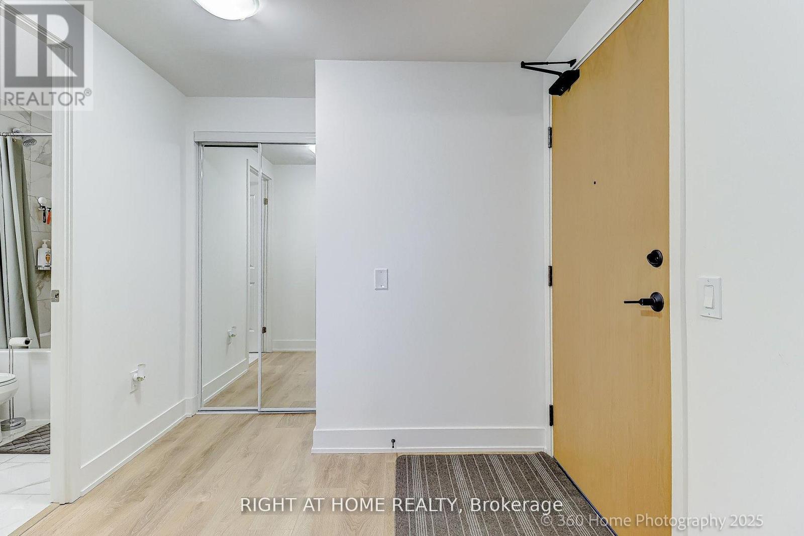 605 - 202 Burnhamthorpe Road E, Mississauga (Mississauga Valleys), Ontario  L5B 0A2 - Photo 6 - W12831242