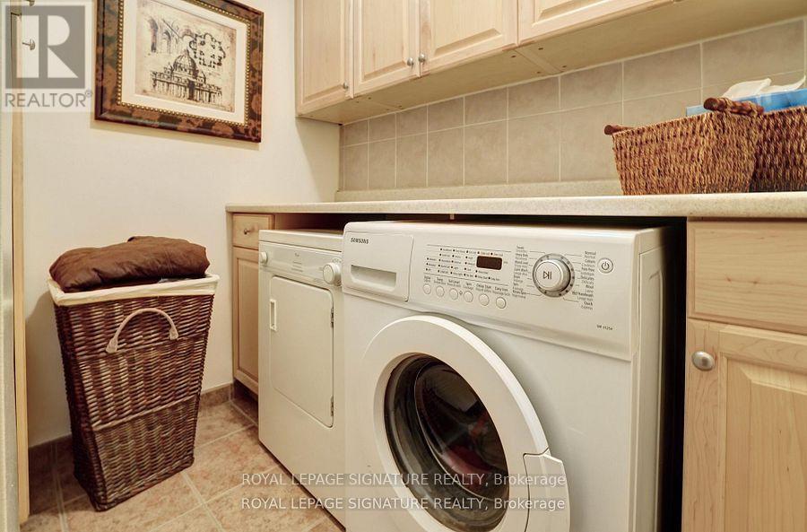 201 - 11 Wincott Drive, Toronto, Ontario  M9R 2R9 - Photo 12 - W12831248