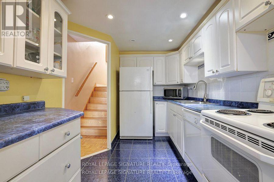 201 - 11 Wincott Drive, Toronto, Ontario  M9R 2R9 - Photo 9 - W12831248