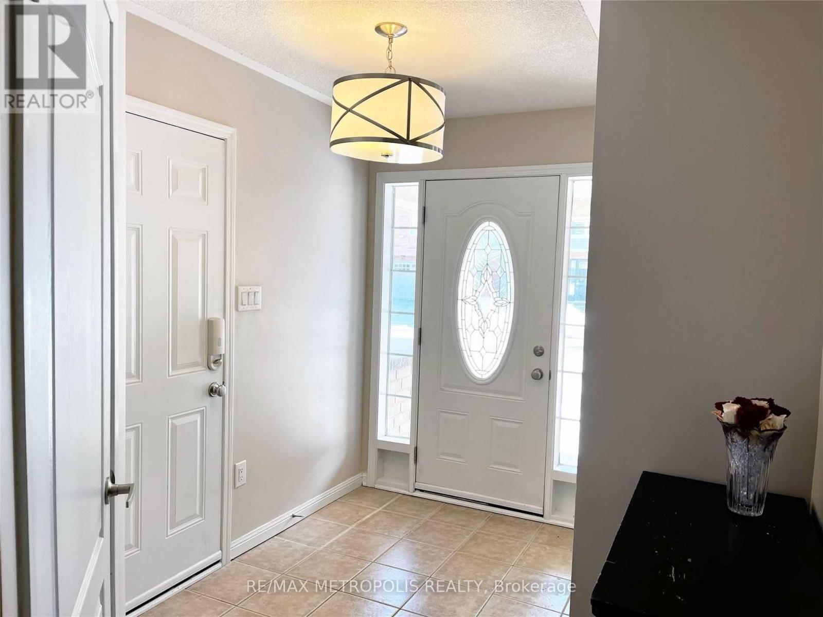 747 Challinor Terrace, Milton (Ha Harrison), Ontario  L9T 7V5 - Photo 4 - W12831252