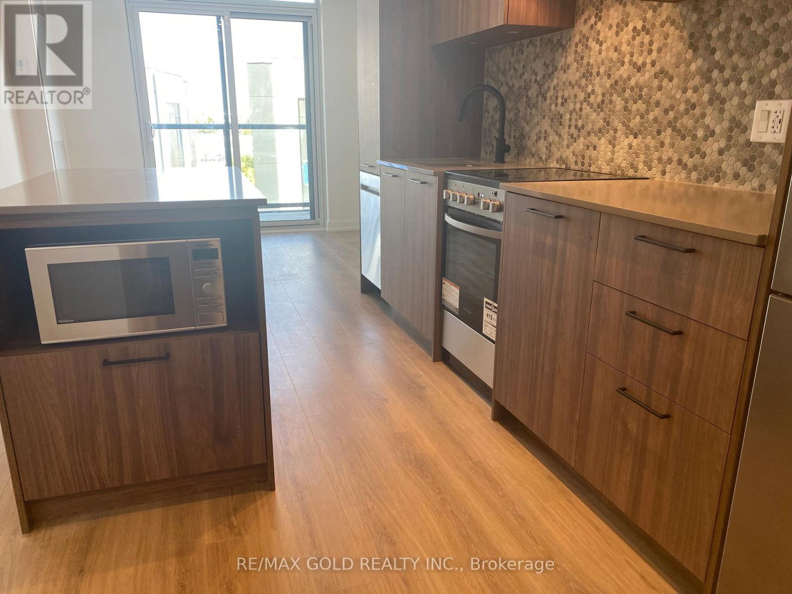 301 - 10 Lagerfeld Drive, Brampton (Northwest Brampton), Ontario  L7A 5L3 - Photo 32 - W12831258