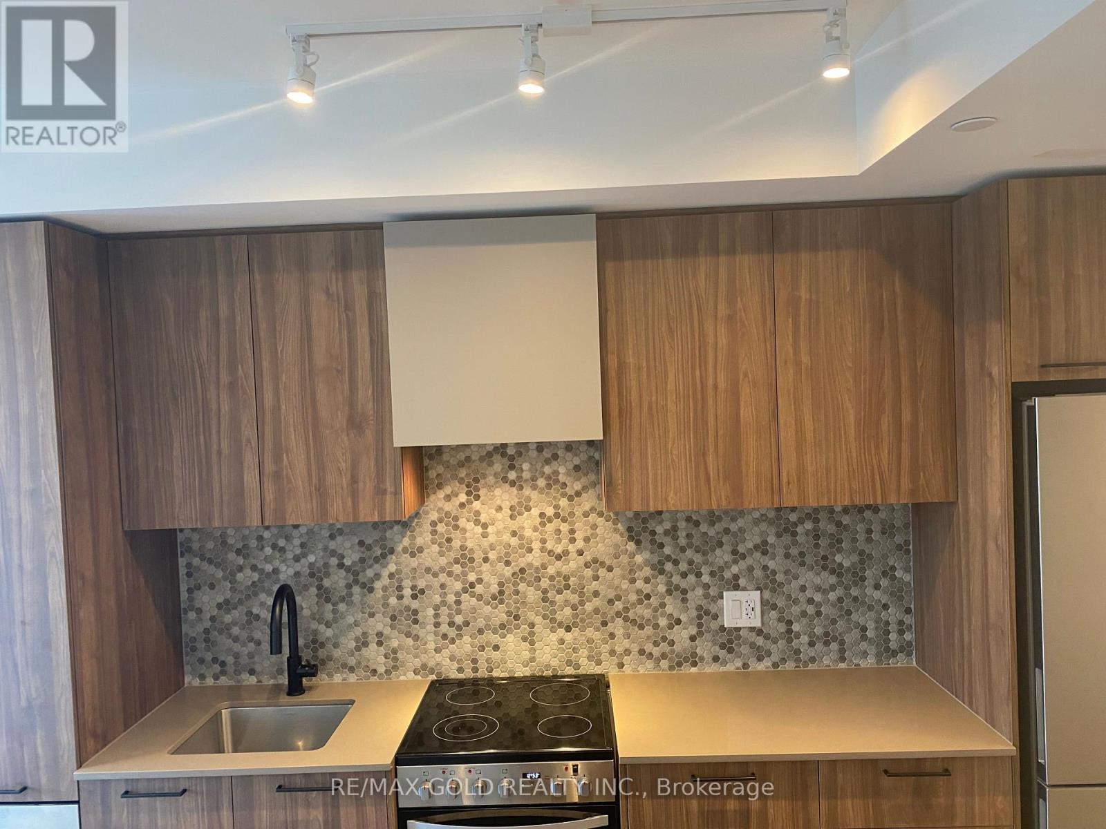 301 - 10 Lagerfeld Drive, Brampton (Northwest Brampton), Ontario  L7A 5L3 - Photo 41 - W12831258