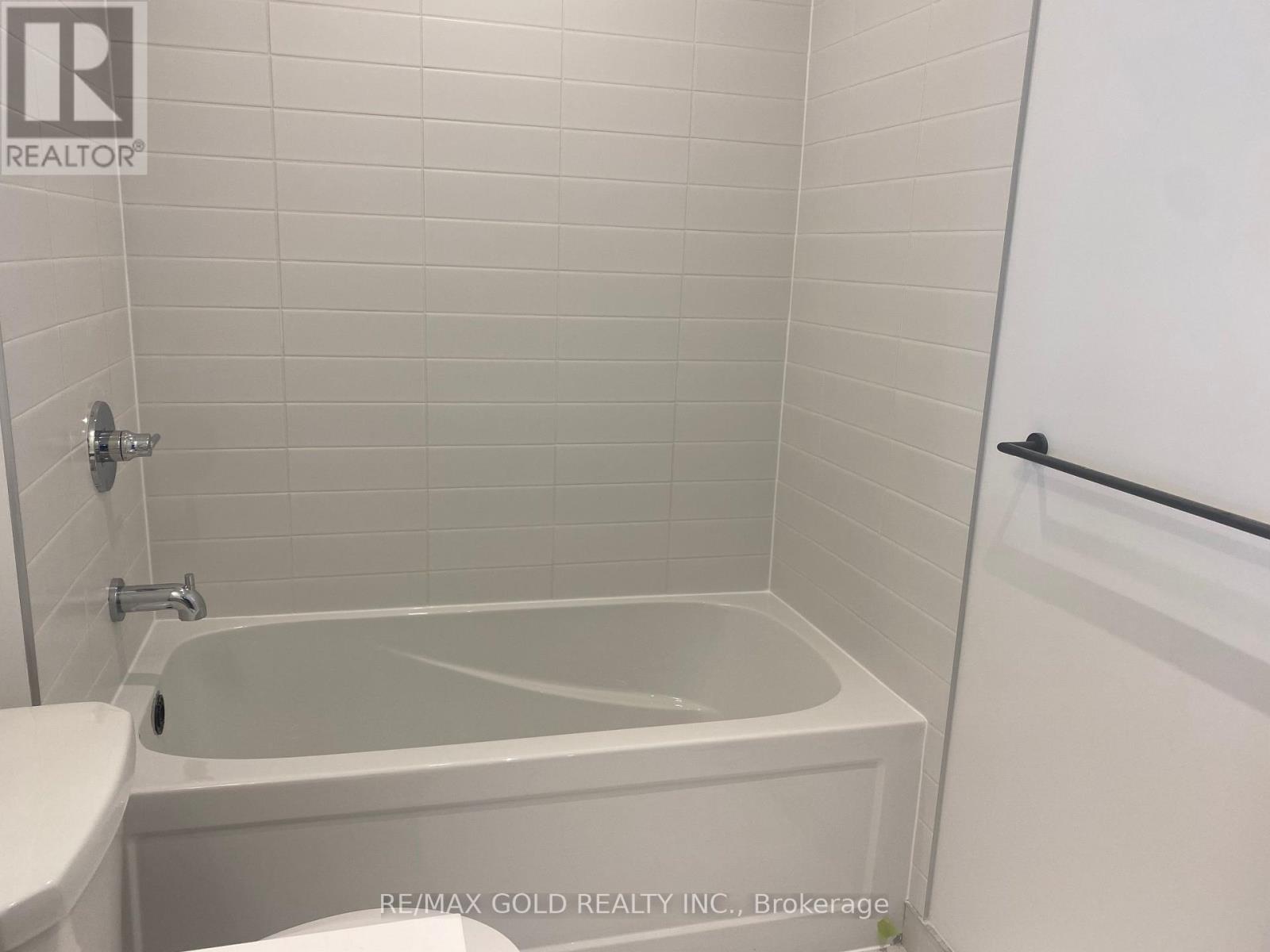 301 - 10 Lagerfeld Drive, Brampton (Northwest Brampton), Ontario  L7A 5L3 - Photo 8 - W12831258