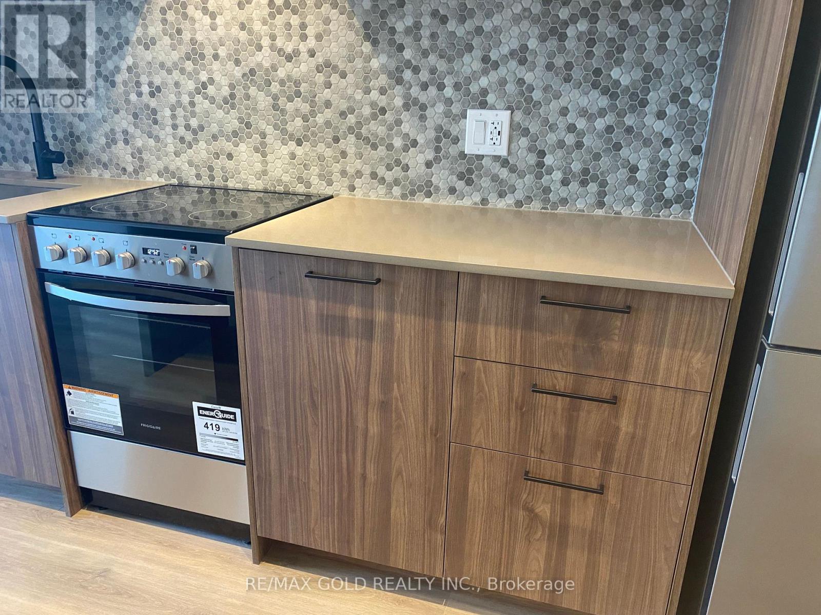 301 - 10 Lagerfeld Drive, Brampton (Northwest Brampton), Ontario  L7A 5L3 - Photo 39 - W12831280