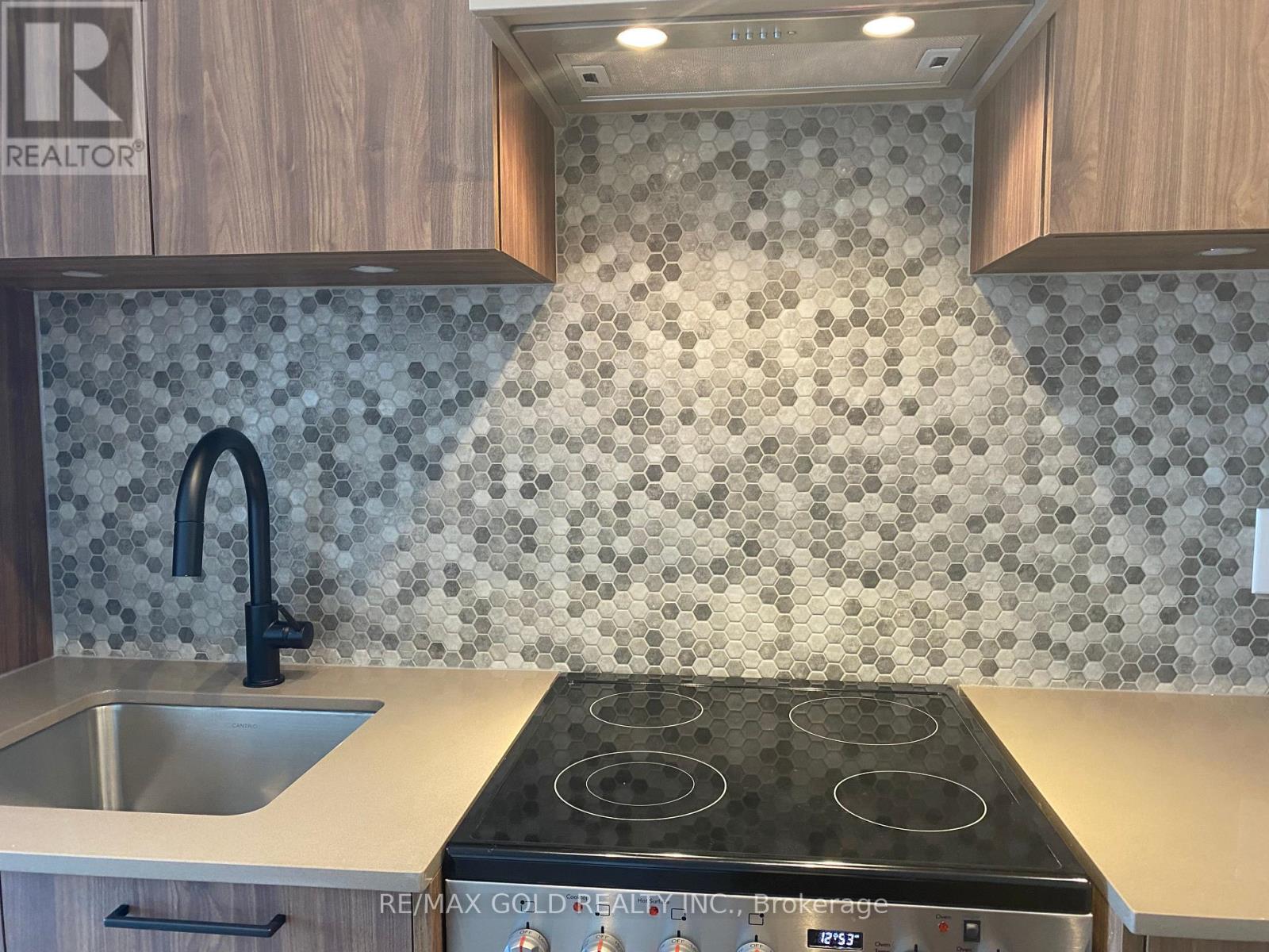 301 - 10 Lagerfeld Drive, Brampton (Northwest Brampton), Ontario  L7A 5L3 - Photo 40 - W12831280