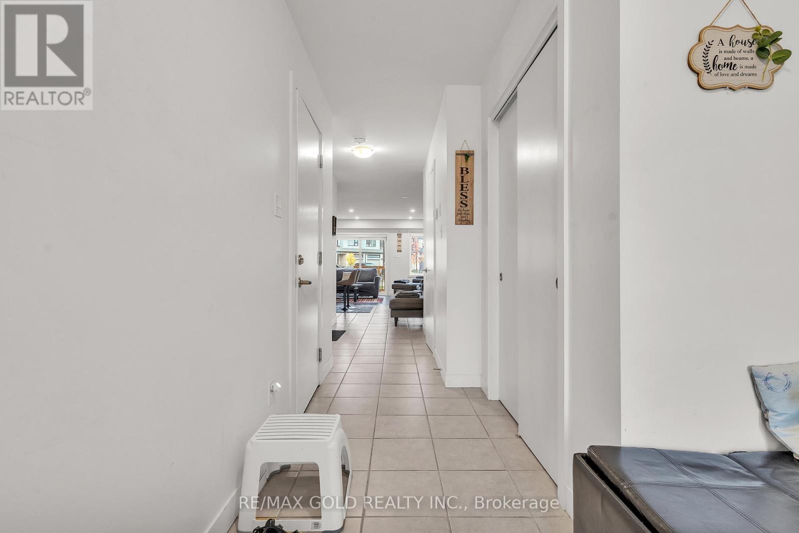 75 Pony Way, Kitchener, Ontario  N2R 0R8 - Photo 7 - X12831220