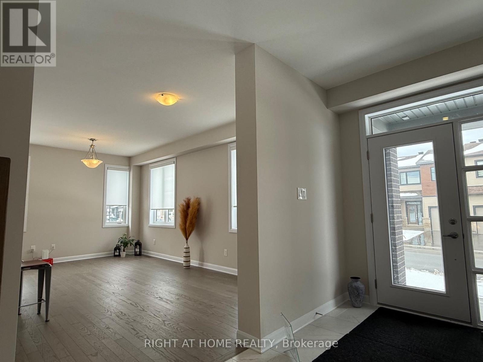 778 Jennie Trout Terrace, Ottawa, Ontario K2W 0K7 - Photo 3 - X12831288