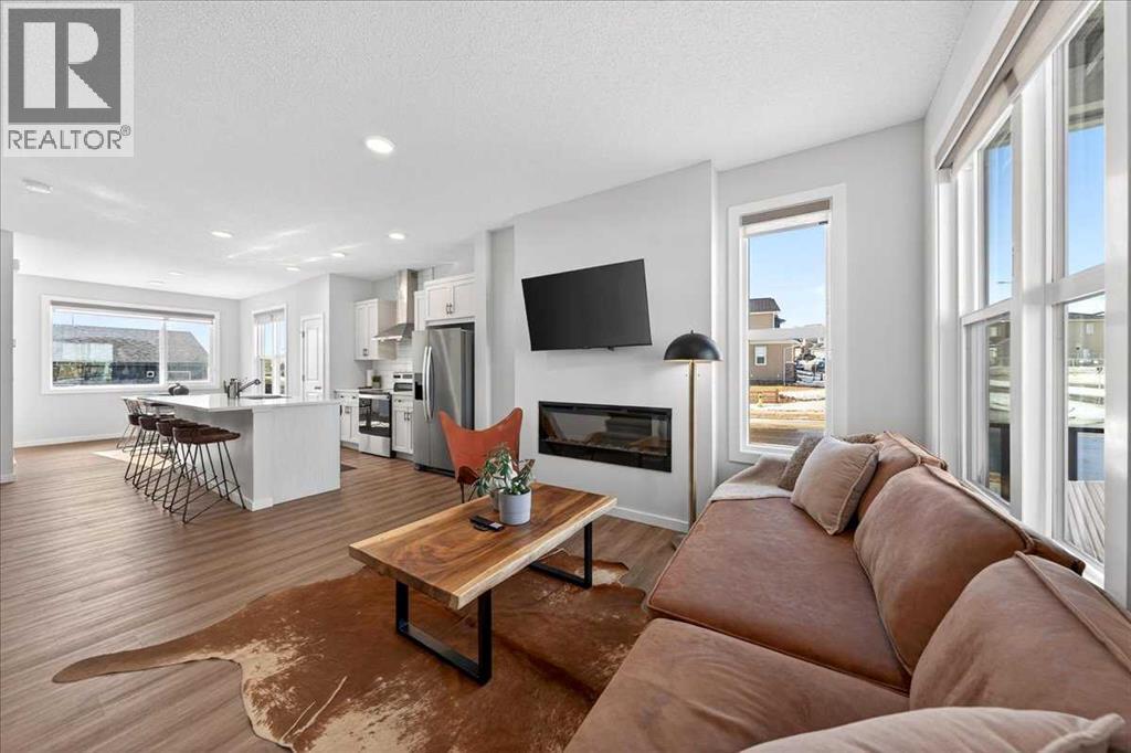 543 Livingston Way Ne, Calgary, Alberta  T3P 1Y5 - Photo 2 - A2289331