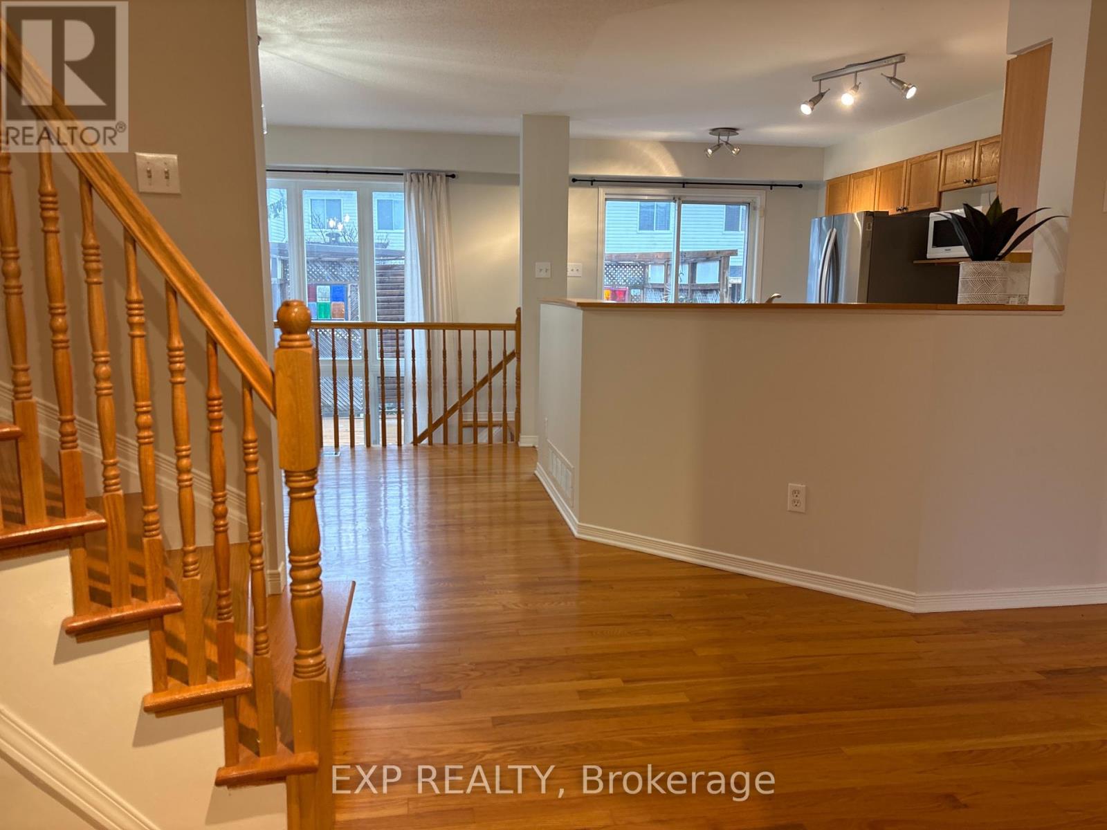 14 Drumso Street, Ottawa, Ontario  K1T 3Y2 - Photo 8 - X12581884