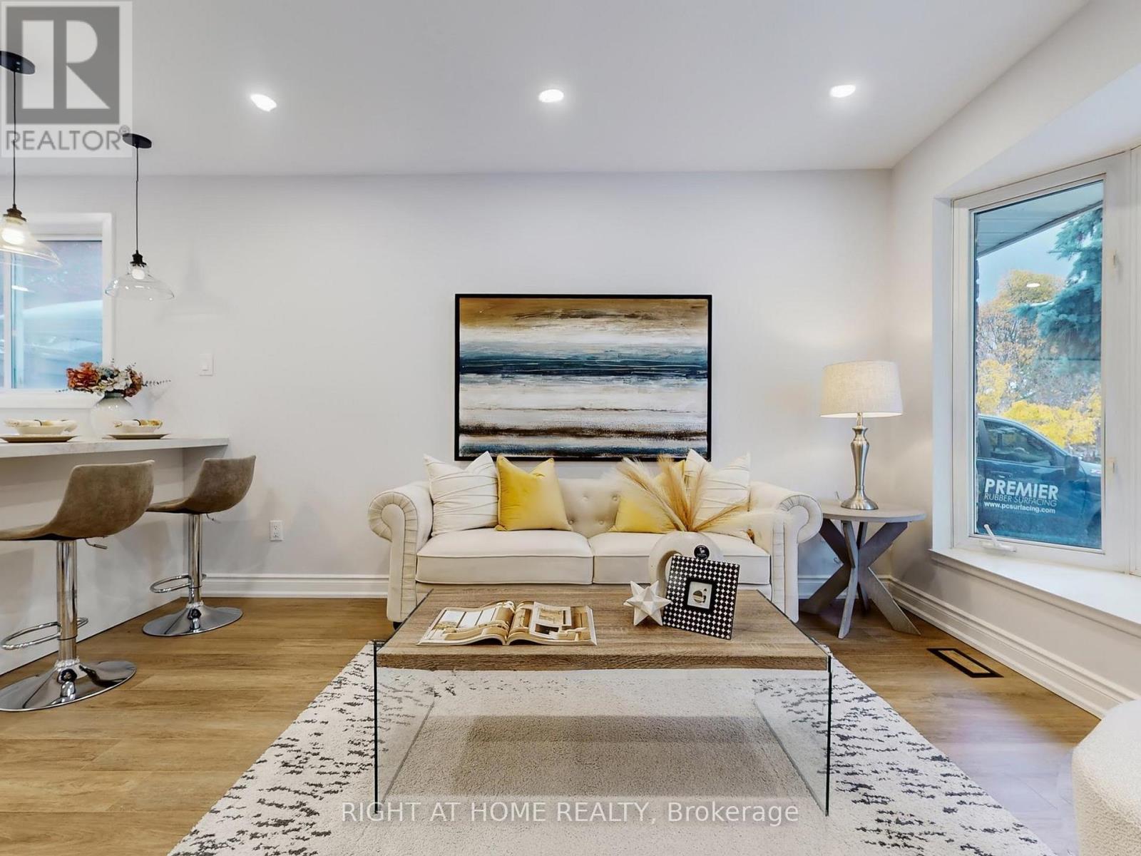 19 Shaughnessy Boulevard, Toronto, Ontario  M2J 1H4 - Photo 10 - C12831306