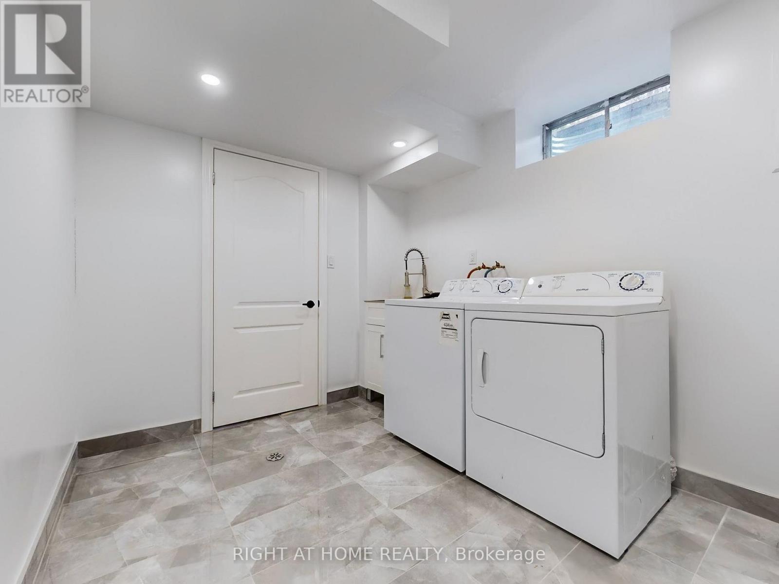 19 Shaughnessy Boulevard, Toronto, Ontario  M2J 1H4 - Photo 39 - C12831306