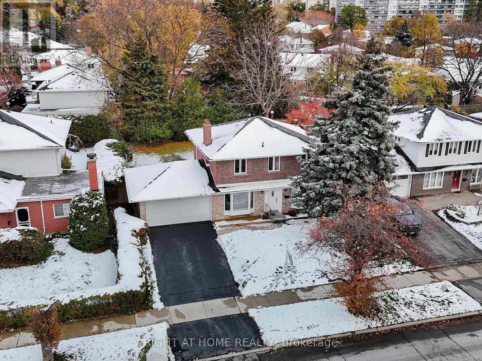 19 Shaughnessy Boulevard, Toronto, Ontario  M2J 1H4 - Photo 49 - C12831306