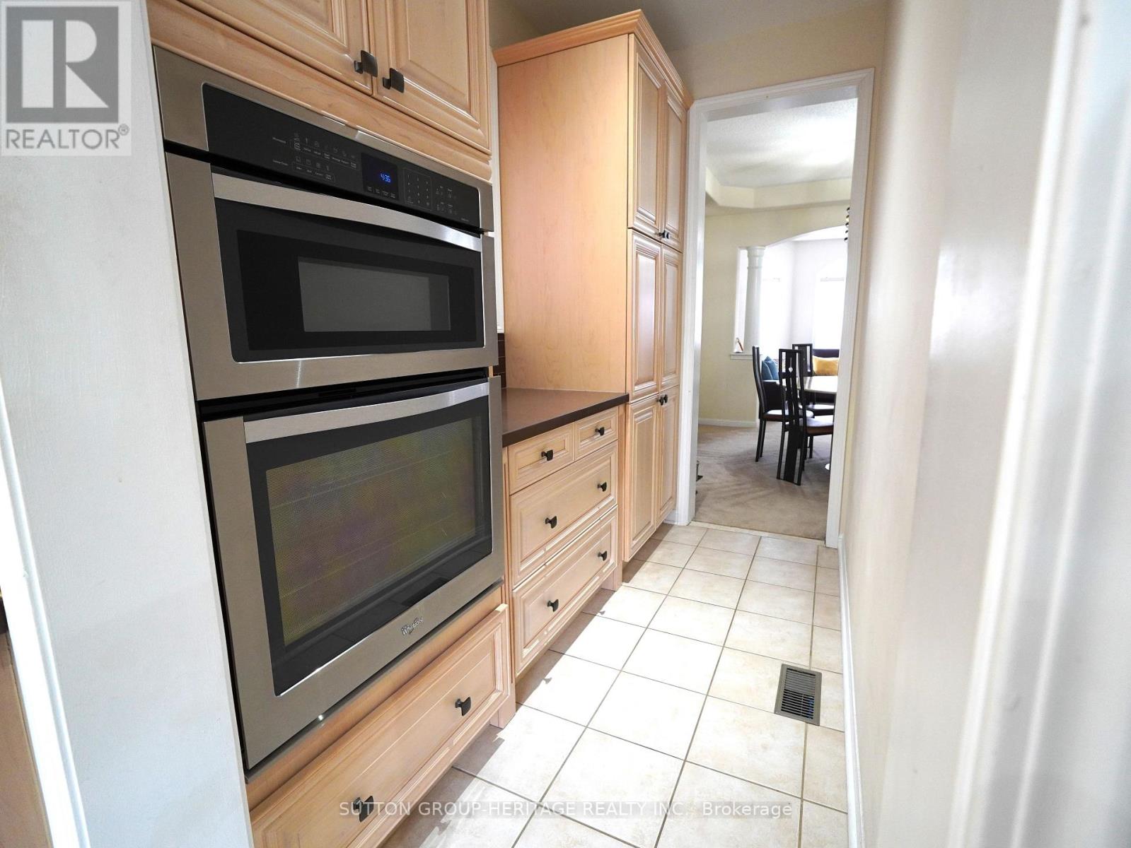 5 Baintree Street, Markham, Ontario  L6E 1G7 - Photo 8 - N12831312