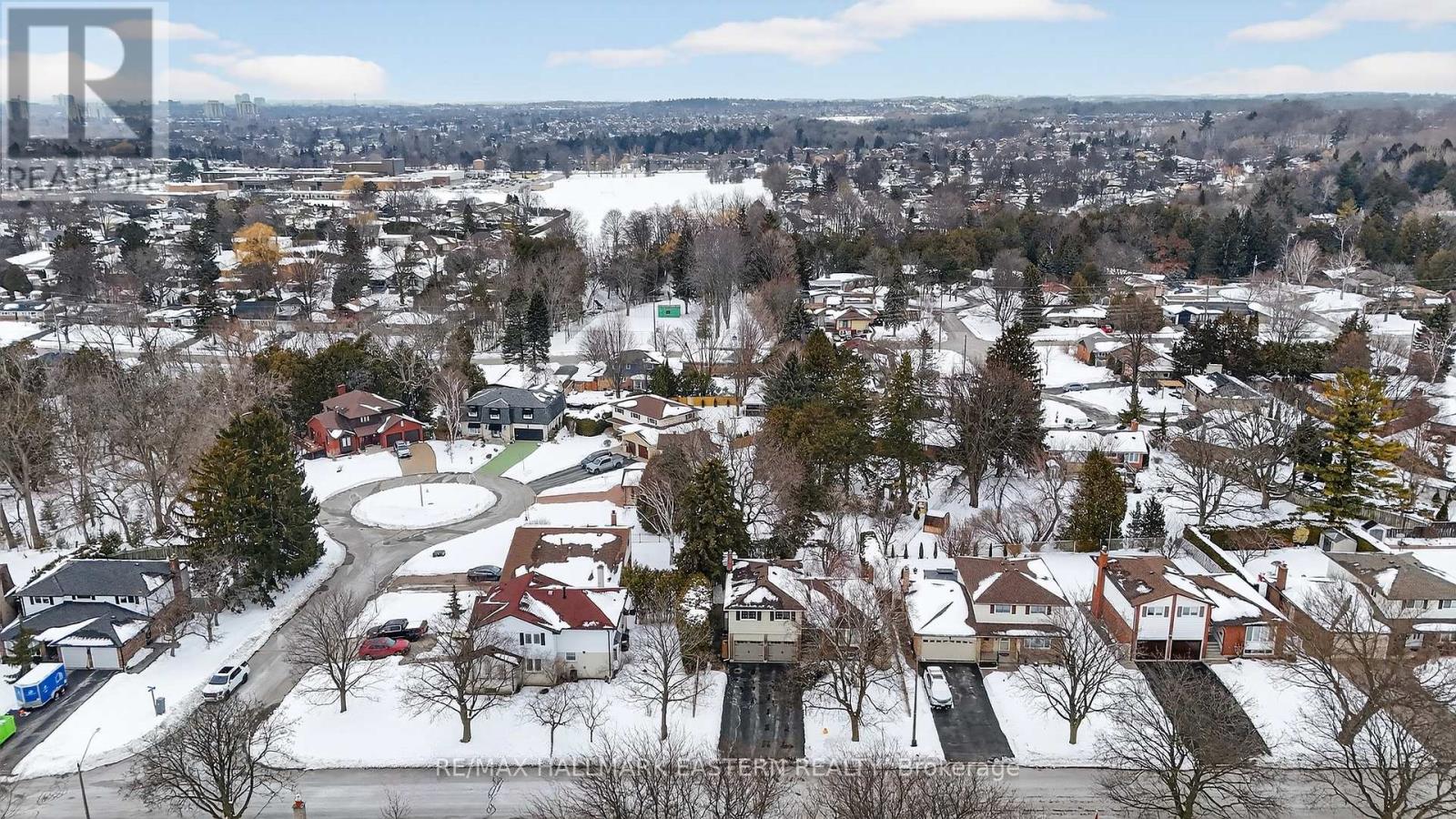 946 Beaufort Court, Oshawa, Ontario  L1G 7J8 - Photo 4 - E12830642