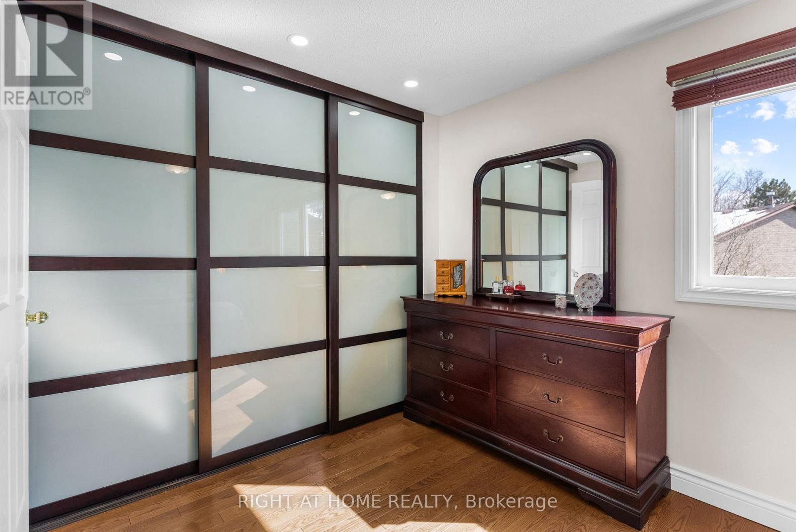 2454 Ploughshare Court, Mississauga, Ontario  L5L 3M6 - Photo 21 - W12831292