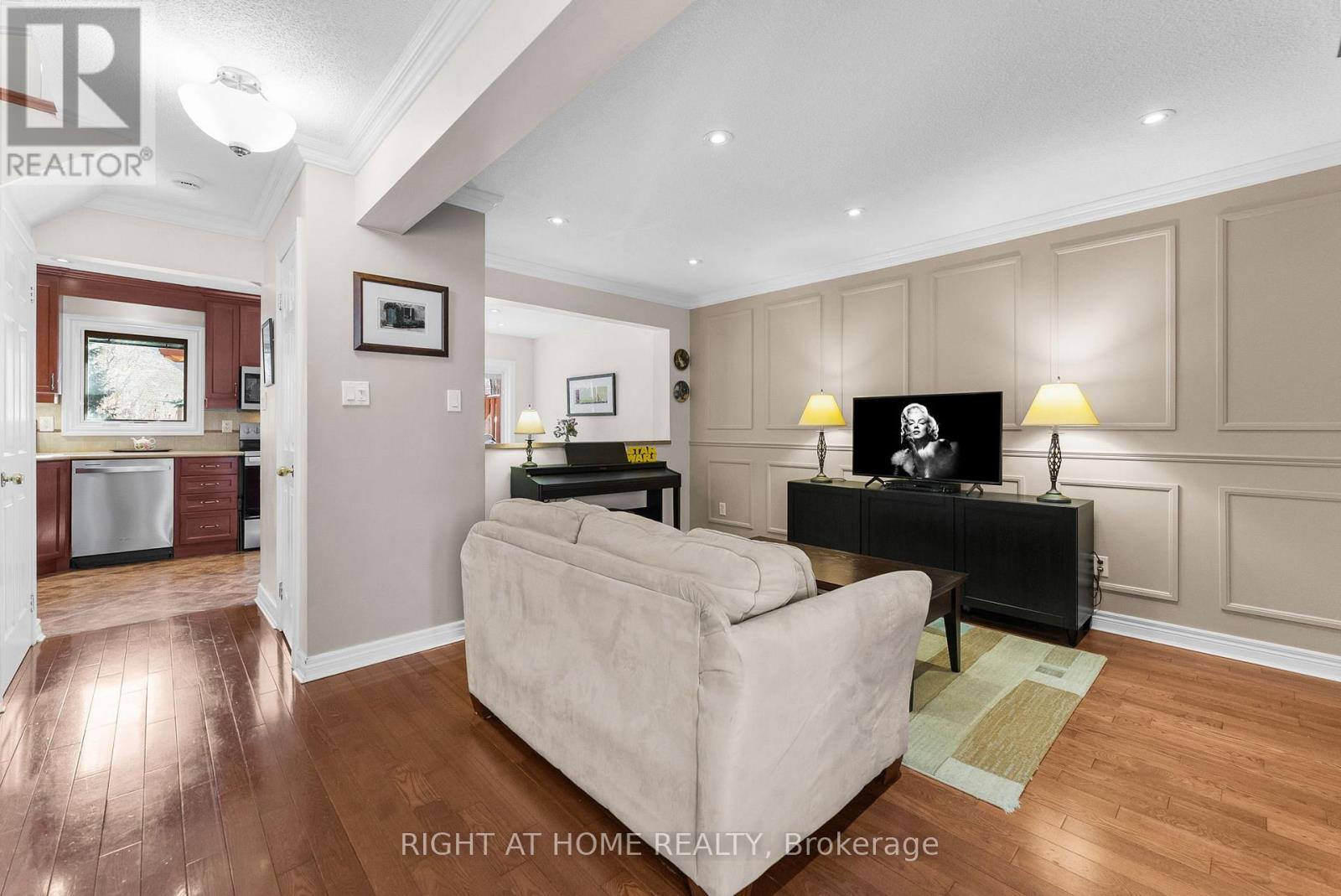 2454 Ploughshare Court, Mississauga, Ontario  L5L 3M6 - Photo 7 - W12831292