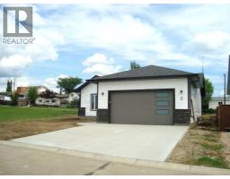 2 Evron Place, Trochu, Alberta