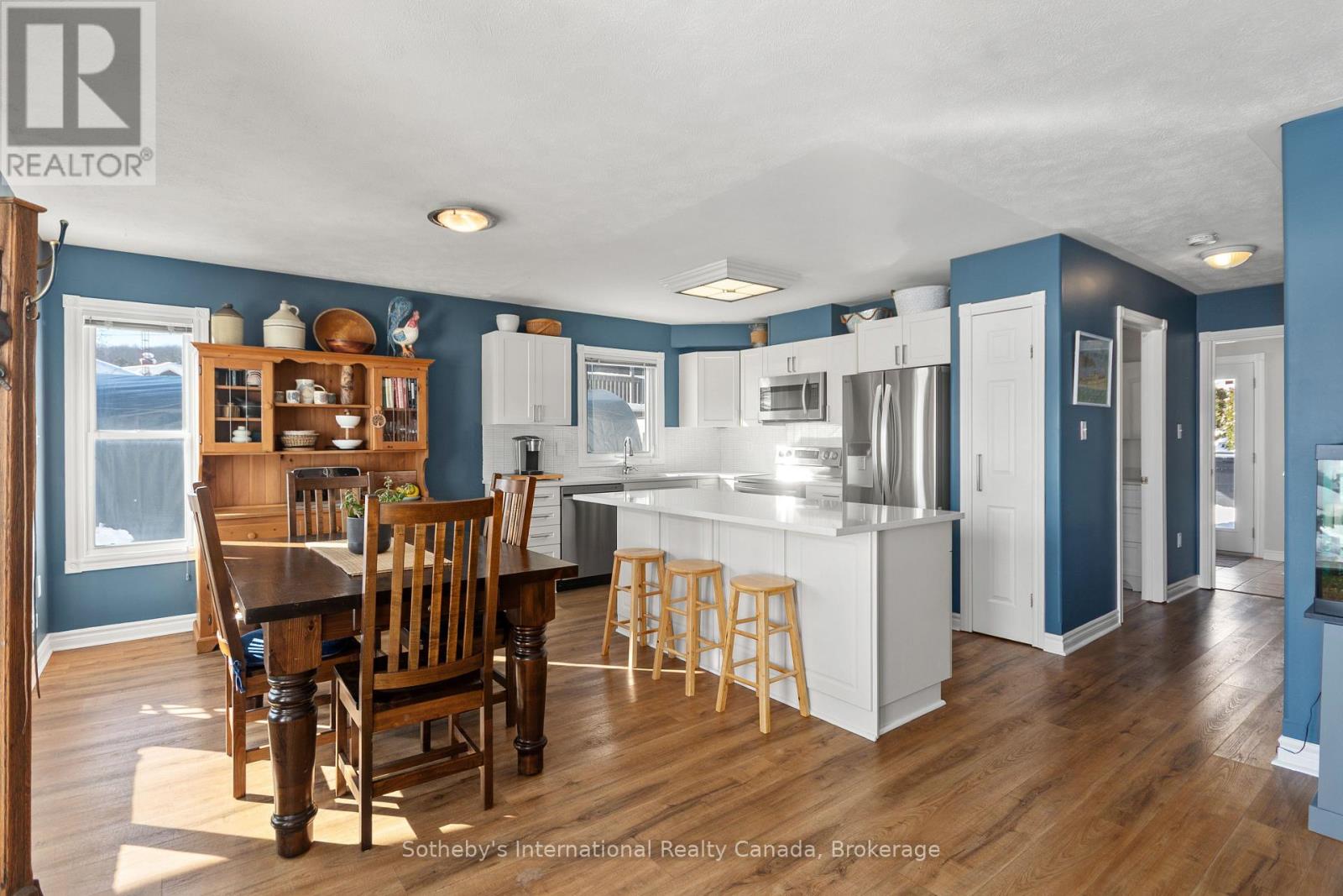 604 Champlain Road, Tiny, Ontario  L9M 0C2 - Photo 4 - S12765292