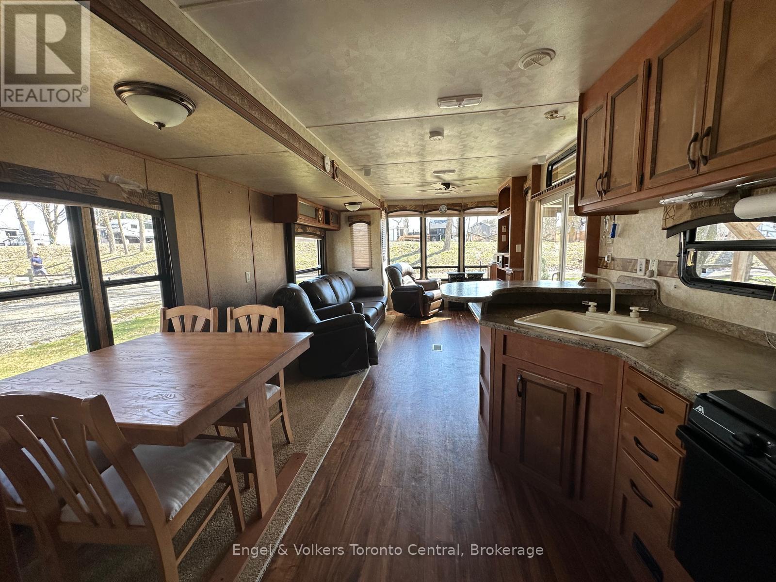 S 14 - 7489 Sideraod 5 E, Wellington North, Ontario  N0G 2L0 - Photo 4 - X12831398