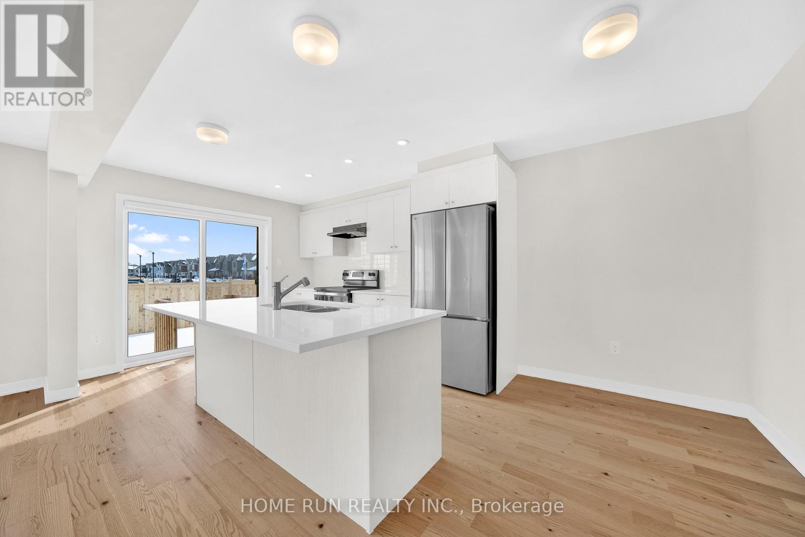 124 Tonic Crescent, Ottawa, Ontario  K2W 0N1 - Photo 11 - X12831362